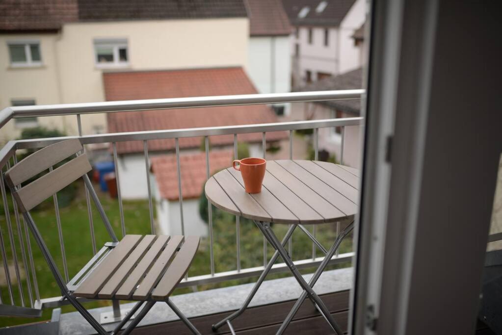 1 Zimmer Wohnung Dg Mit Klimaanlage Und Kleinen Balkon Oedheim Extérieur photo