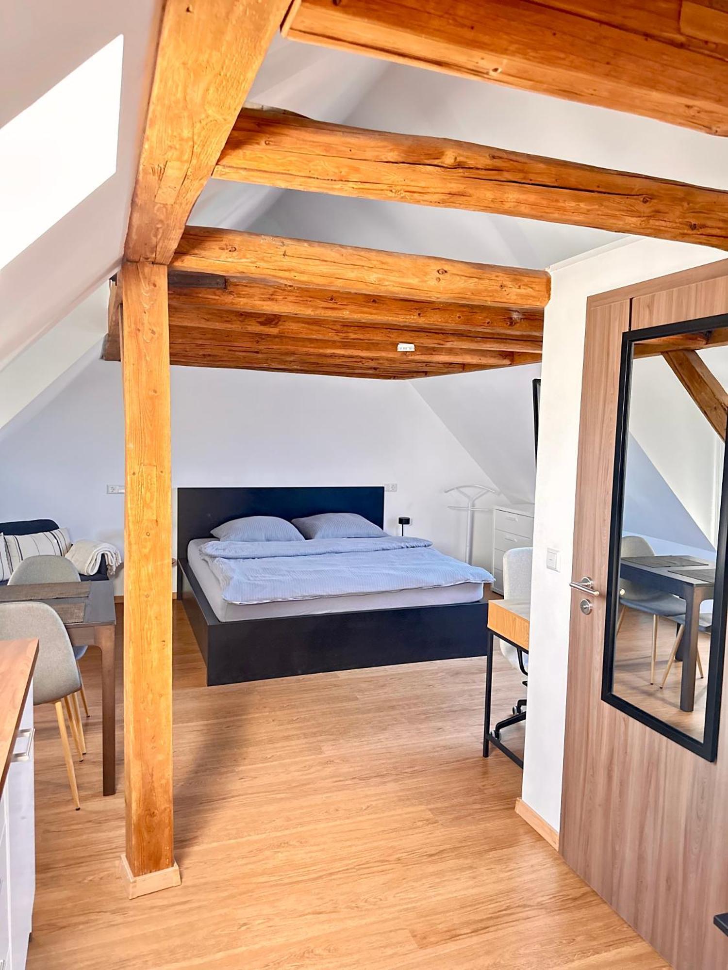 1 Zimmer Wohnung Dg Mit Klimaanlage Und Kleinen Balkon Oedheim Extérieur photo